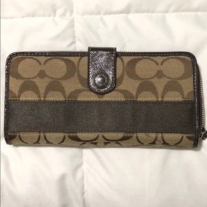 BARELY USED Coach Wallet